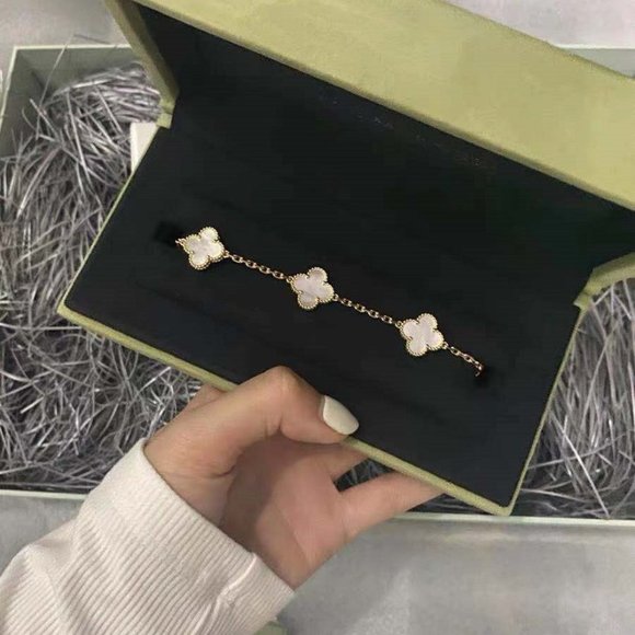 Four leaf clover Van Cleave bracelet - Picture 5 of 7